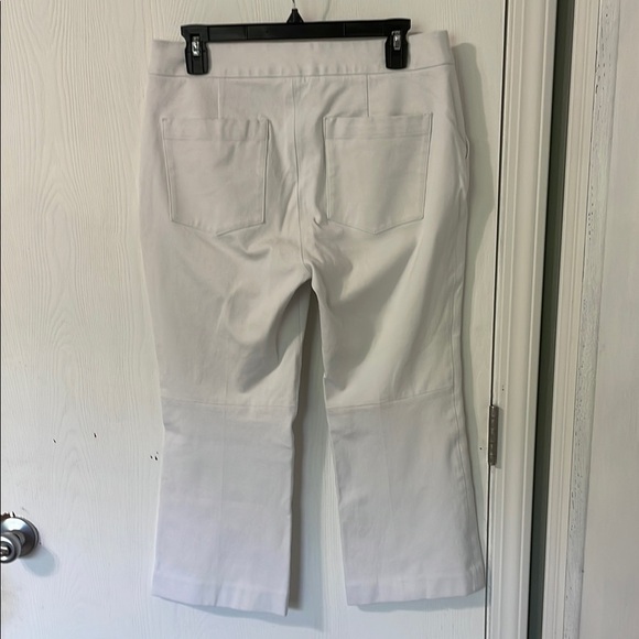 SPANX Like New White Flare Capris with Elastic Waistband Size Large - Picture 4 of 7